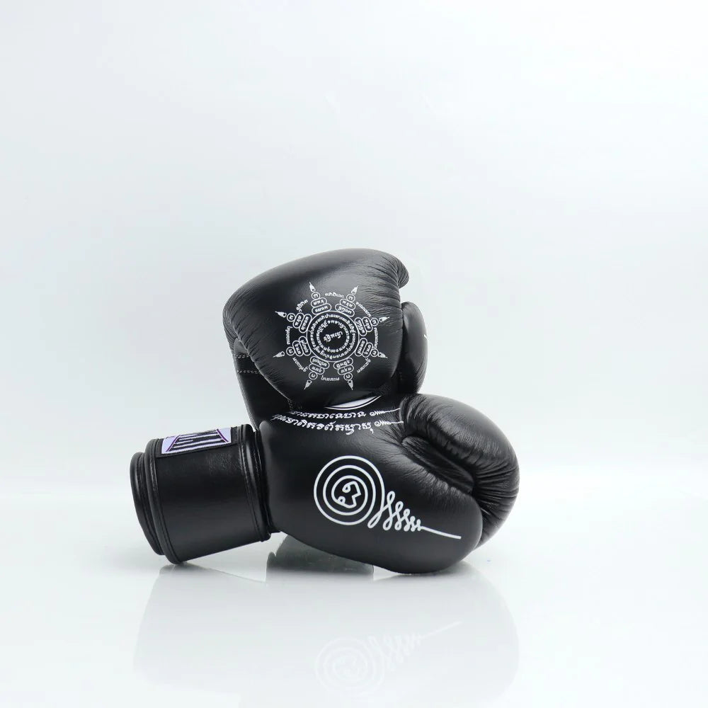 THAISMAI "YANT" Muay Thai Boxing Gloves Black